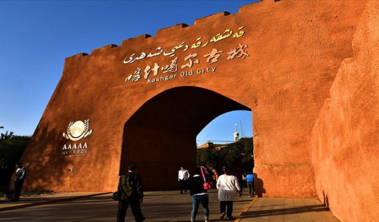 南疆+库尔勒+库车+喀什市+塔什库尔干5日4晚私家团