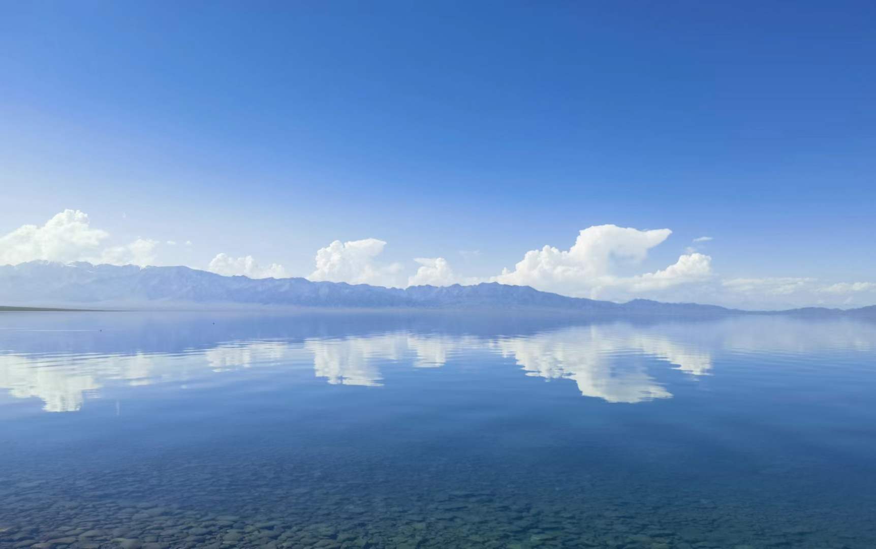 新疆乌鲁木齐+北疆+伊犁+喀纳斯景区+禾木风景区+赛里木湖+那拉提旅游风景区9日8晚跟团游